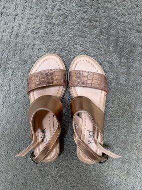 PINK Victoria's Secret Metallic Rose Gold Croc-Textured Slide Sandals
